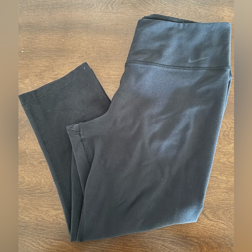 Nike dry-fit cropped leggings
